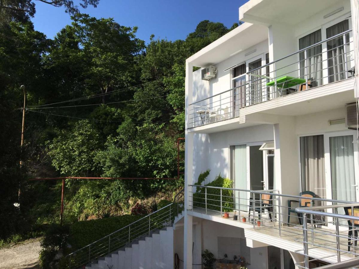 فندق Rezo'S House كفارياتي المظهر الخارجي الصورة
