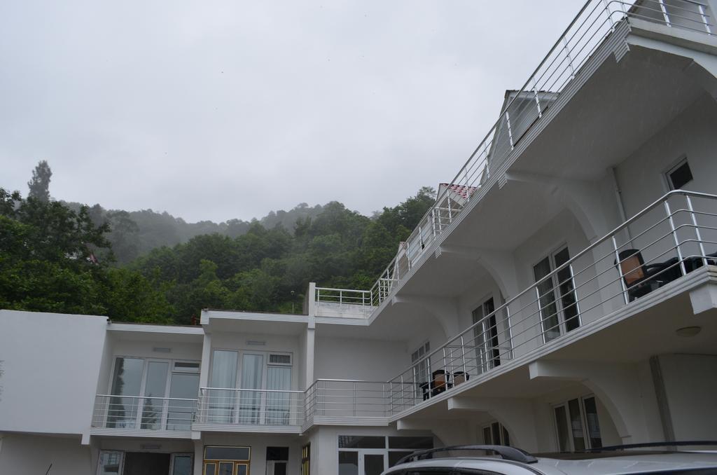 فندق Rezo'S House كفارياتي المظهر الخارجي الصورة