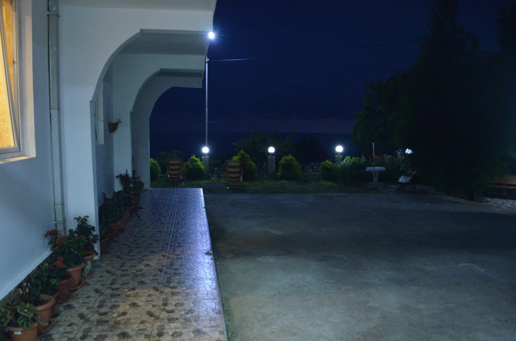 فندق Rezo'S House كفارياتي المظهر الخارجي الصورة