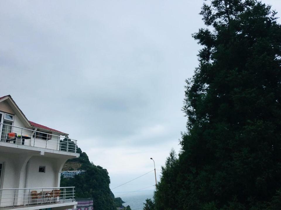 فندق Rezo'S House كفارياتي المظهر الخارجي الصورة
